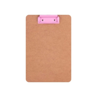 Prancheta de madeira castanha com presilha rosa