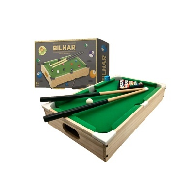 Conjunto de bilhar miniatura com mesa verde, tacos e bolas coloridas em caixa