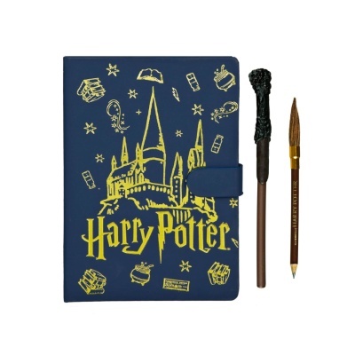 Caderno Harry Potter azul com varinha e lápis pincel castanhos