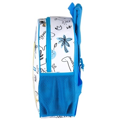 Mochila infantil branca com desenhos de dinossauros e elementos naturais, com laterais e alças azuis