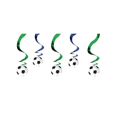 Decorações suspensas com espirais verdes e azuis e bolas de futebol