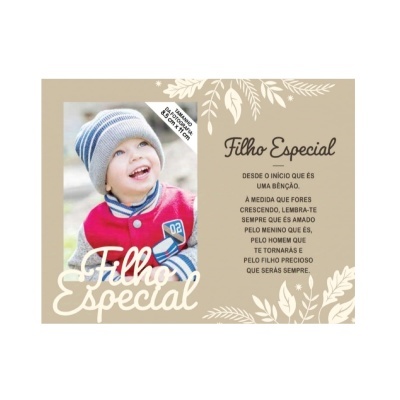 Moldura fotográfica decorativa com texto e imagem de menino sorridente