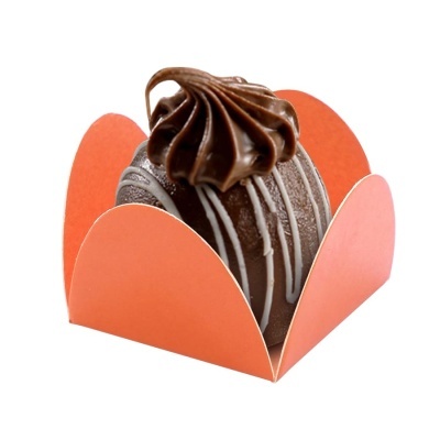 Doce de chocolate individual numa embalagem laranja em formato de pétalas