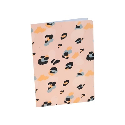 Caderno com capa animal print em tons rosa e preto