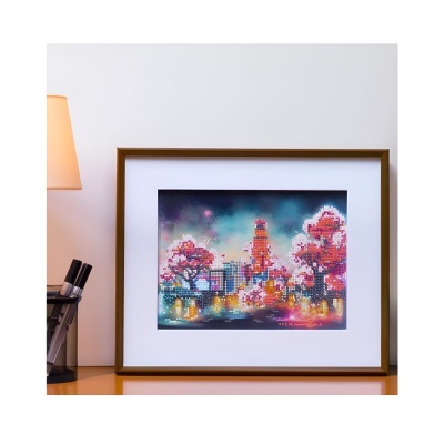 Quadro com imagem digital pixelizada de cidade à noite numa moldura castanha
