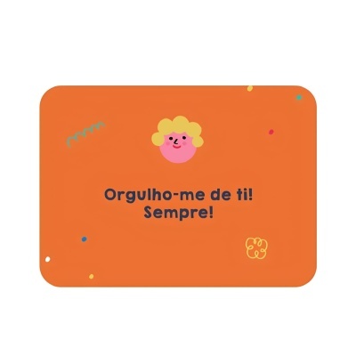 Cartão laranja com texto motivacional e ilustração de rosto sorridente