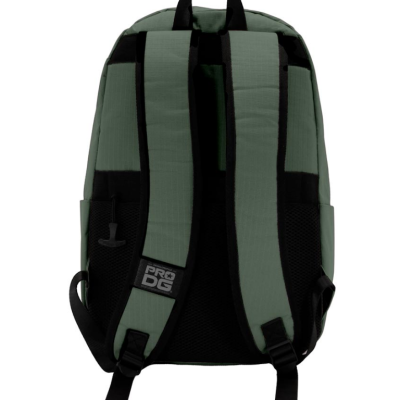 mochila verde escuro e preto com alças acolchoadas e etiqueta PRO DG