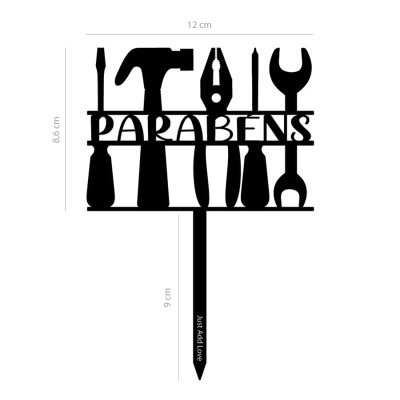 Objeto decorativo com ferramentas e texto parabéns em preto