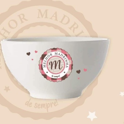 Tigela branca com estampa MEHOR MADRINHA e corações pequenos