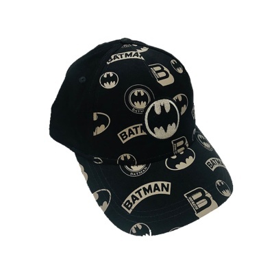 Boné preto com estampas do Batman em bege