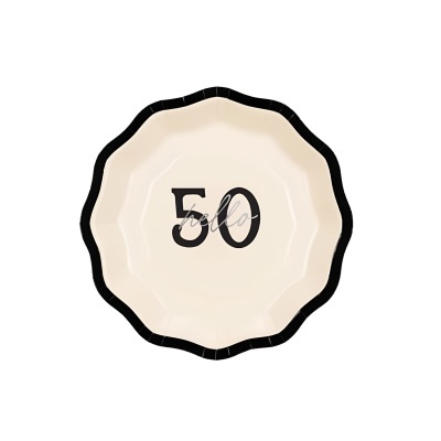 Prato de papel bege com borda preta e texto 50 elo no centro