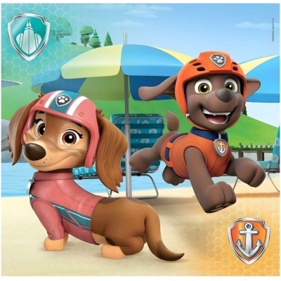 Duas personagens caninas animadas com fatos e capacetes em praia com guarda-sol e cadeiras