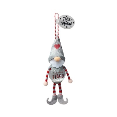 Boneco pendente de Natal com gorro cinzento, corpo prateado com texto e pernas às riscas vermelhas e brancas
