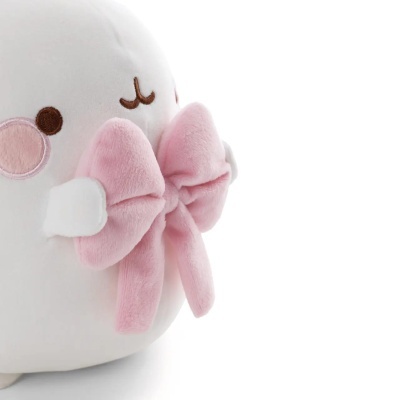Pelúcia branca com bochechas cor-de-rosa e laço rosa