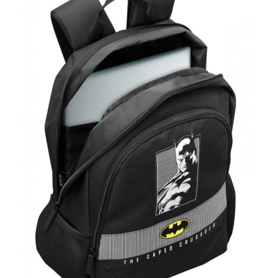 Mochila preta Batman com estampa e bolso frontal