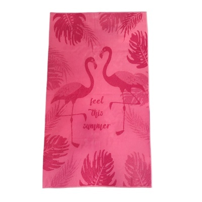 Toalha de praia rosa com flamingos e texto 'feel this summer'