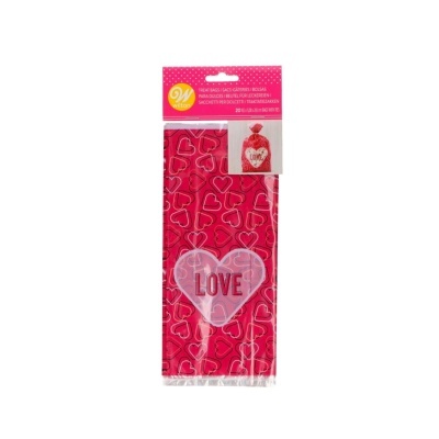 Pacote de sacos tratadores vermelhos com padrões de corações e a palavra LOVE