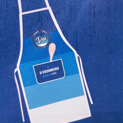 Avental azul com texto e desenho de colher de pau