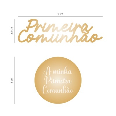 Decorações douradas para Primeira Comunhão com textos em português.