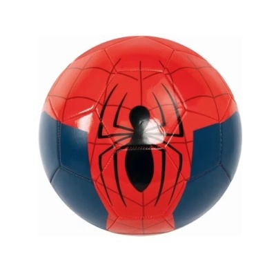 Bola de futebol vermelha e azul com desenho de aranha preta.