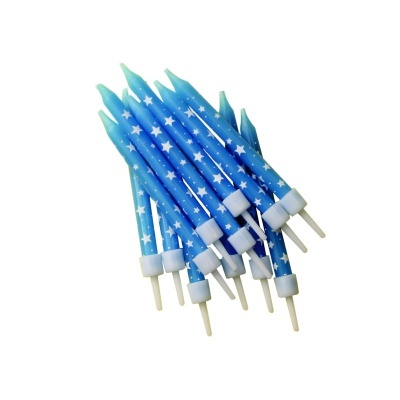 Velas azuis com estrelas brancas e suportes plásticos brancos para bolos
