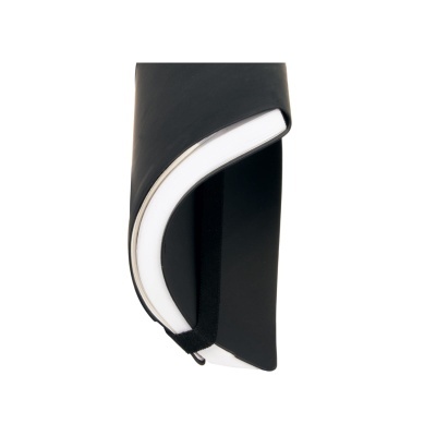 Pasta ou estojo preto com interior branco e fecho de velcro