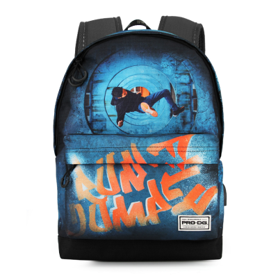 Mochila azul e preta com design gráfico e texto laranja