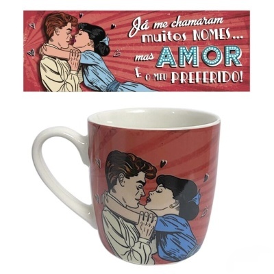 Caneca com ilustração de casal a beijar-se e corações no fundo vermelho