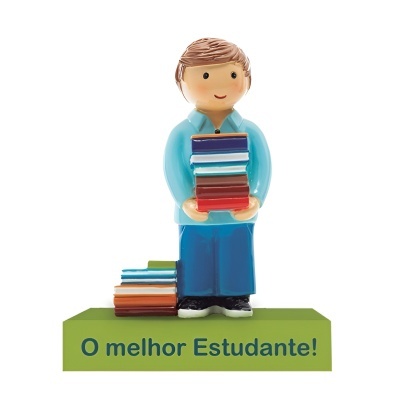 Figura decorativa de estudante com livros e base verde com texto