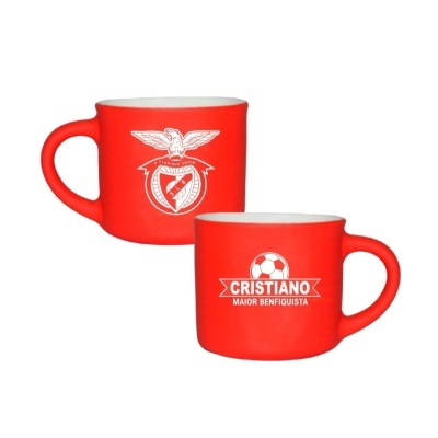 Caneca vermelha com símbolo do Benfica e texto Cristiano Maior Benfiquista