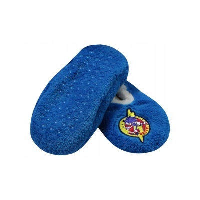 Pantufas azuis felpudas com sola antiderrapante e personagem animado colorido