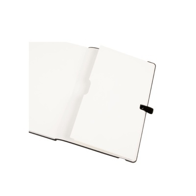 Notebook aberto com folhas brancas e fecho preto