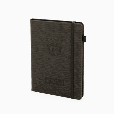 Caderno SL BENFICA preto com padrão geométrico e emblema em relevo