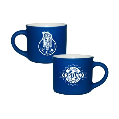 Duas chávenas de café azuis com emblemas do FC Porto e texto