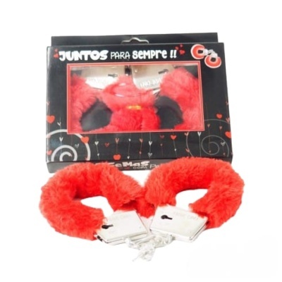 Par de algemas vermelhas com pêlo em embalagem preta com texto