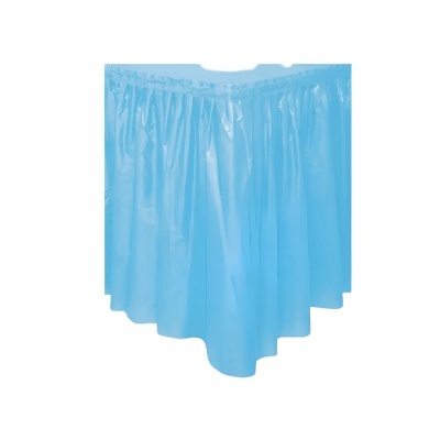 Capa azul clara de plástico com borda elástica no topo