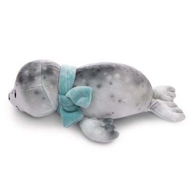 Pelucho de foca cinzenta com fita azul claro