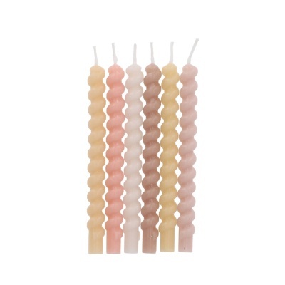 Seis velas retorcidas coloridas em tons pastel