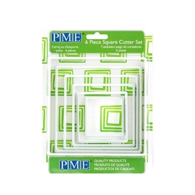 Conjunto de 6 cortadores quadrados PME em plástico branco em embalagem com fundo verde
