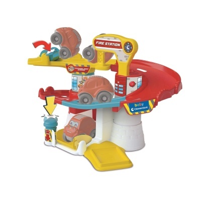 Brinquedo infantil de estação de bombeiros com rampas e carros de plástico colorido