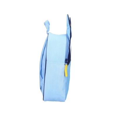 Mochila azul vista de lado com fecho amarelo