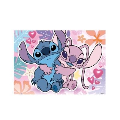 Dois personagens animados estilo Stitch abraçados com fundo colorido de folhas e corações