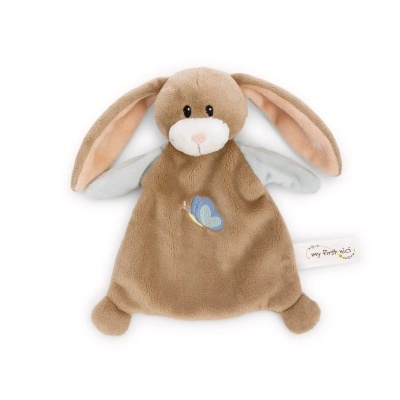 Pelúcia de coelho castanha com manta azul clara e orelhas grandes