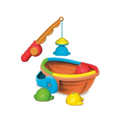 Brinquedo de pesca colorido com barco e cana de pesca em fundo branco