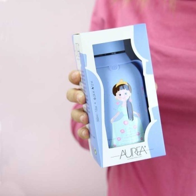 Garrafa térmica azul decorada com fada embalada em caixa AUREA