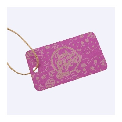 Etiqueta retangular cor-de-rosa com texto 