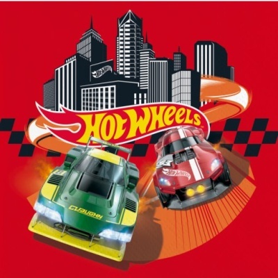 Dois carros Hot Wheels, verde e vermelho, com logotipo Hot Wheels e arranha-céus desenhados no fundo vermelho.