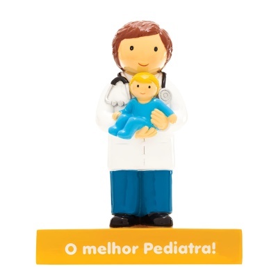 Figura de médico com criança e base amarela com texto 'O melhor Pediatra!'