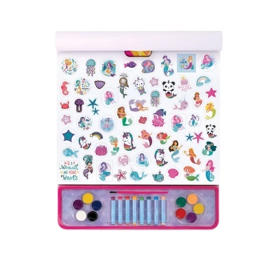 Bloco para colorir com desenhos de sereias e tintas coloridas num estojo rosa