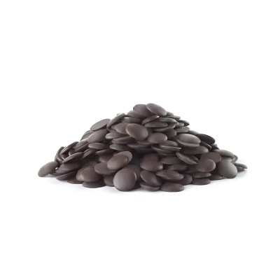 Pastilhas de chocolate preto empilhadas